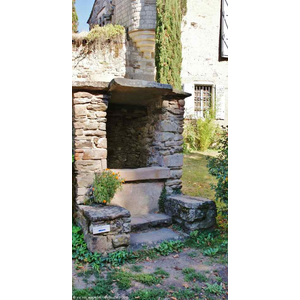 Le Puis au pied du Château