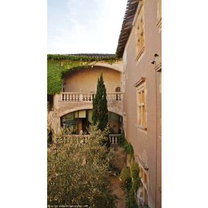 Château de Mauriac ( Cour Intérieure )