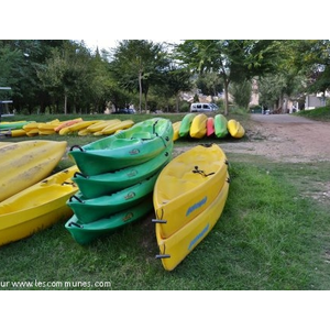 Canoês au bord du Tarn
