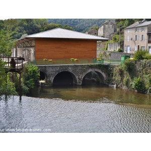 Le pont vieux sur le Gijou