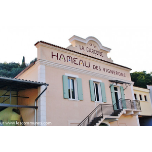 La Commune ( Hameau des Vignerons )