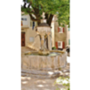 Le Village ( Fontaine place de la Mairie )