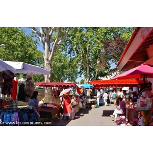 Le Village ( Le Marché )