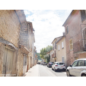 Commune de VINS SUR CARAMY