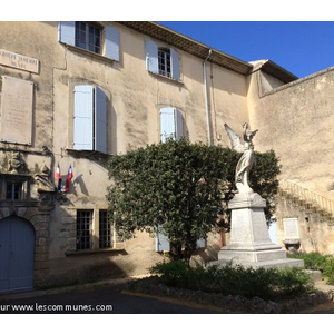 Groupe scolaire et musee de Lourmarin