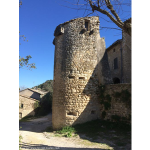 Tour en bas de Oppede le Vieux