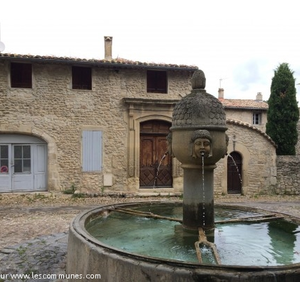Fontaine de Vaison la Romaine