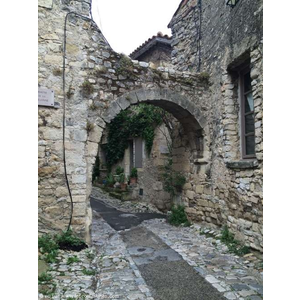 Une rue de Vaison la Romaine