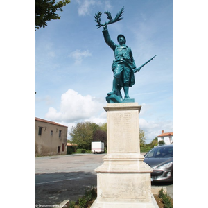 le monument aux morts