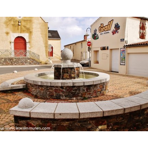 La Commune ( Fontaine )