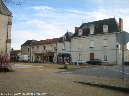 Mairie et Office de tourisme VOUNEUIL SUR VIENNE (86210) FR