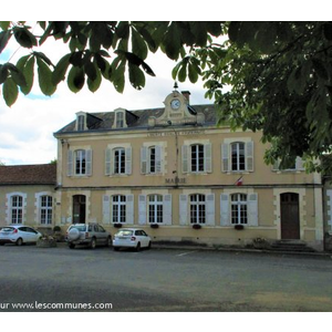 L'hotel de ville daté 1884