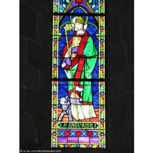 Dans l'église vitrail de Saint Saturnin 19ème siècle