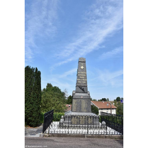 le monument aux morts