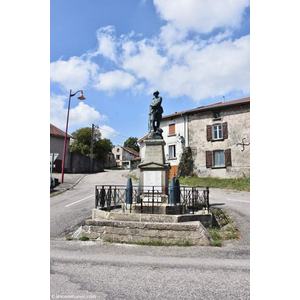 le monument aux morts