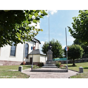 le monument aux morts