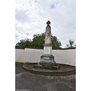 le monument aux morts