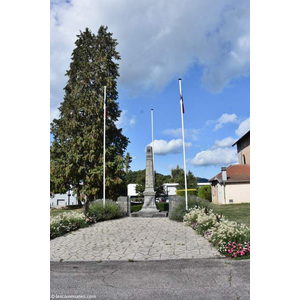 le monument aux morts
