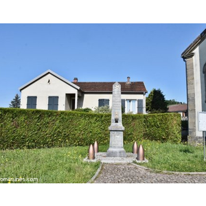 le monument aux morts