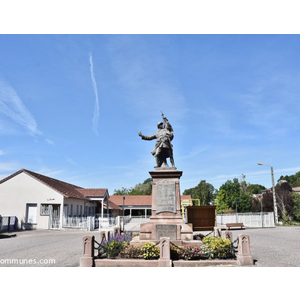 le monument aux morts