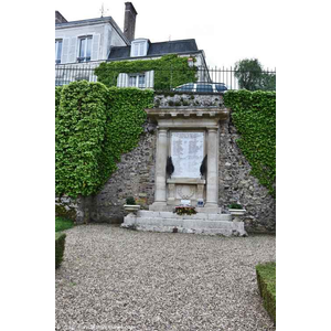 le Monument Aux Morts 