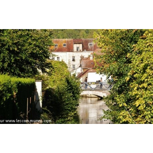 Passerelle sur L Armançon