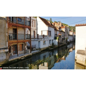 Maisons au bord de L Armançon