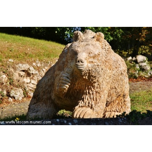 Sculpture ( Parc de L église Saint-Pierre )