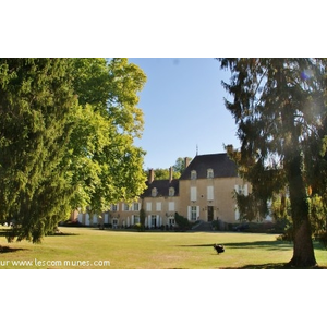 Château de Vault de Lugny